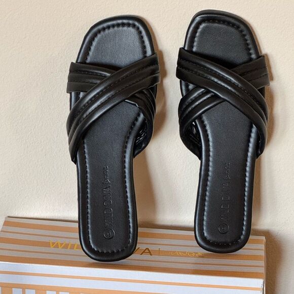NIB Wild Diva Lounge IRA-30 Black Strappy Sandals.  Size 6 - Picture 6 of 6